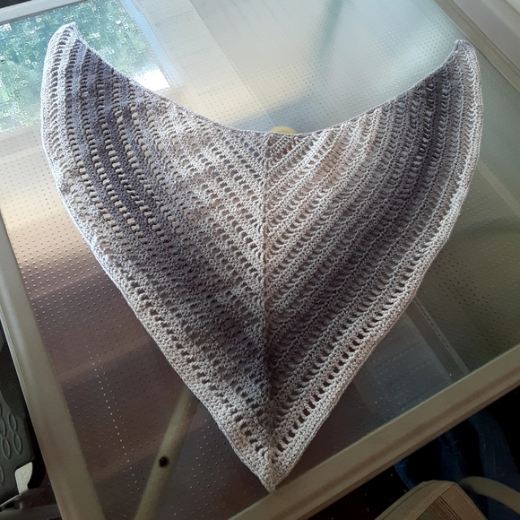 Crocheted grey ombre shawl - Picture 2 of 2
